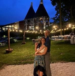 Meet your Posher, Larissa